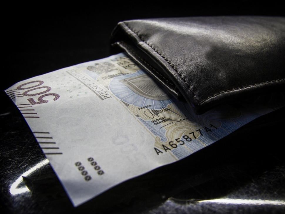 Przekroczenie uprawnień lub niedopełnienie obowiązków funkcjonariusza publicznego – czyli czemu skrajności nie są dobre